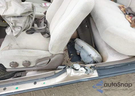 1994 Toyota Camry Le z USA, uszkodzony, nr VIN 4T1SK12E4RU432450